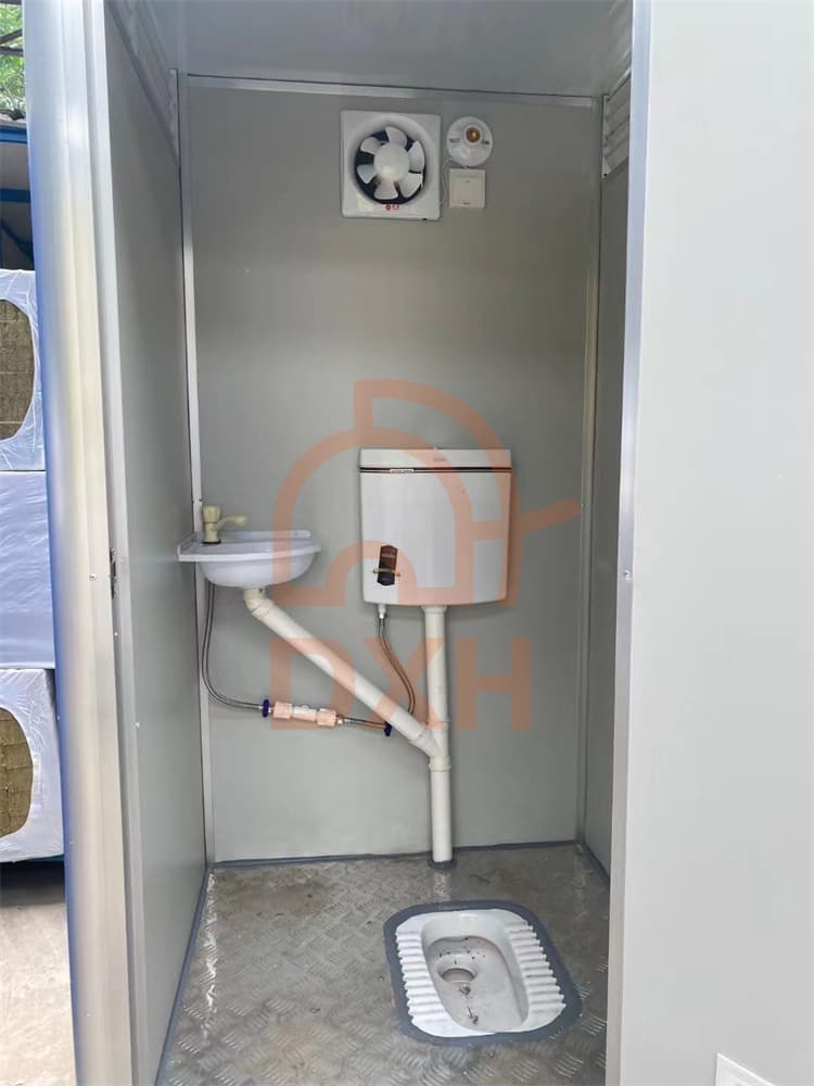 Portable Toilets: Convenient, Compact Solution for Any Setting 3