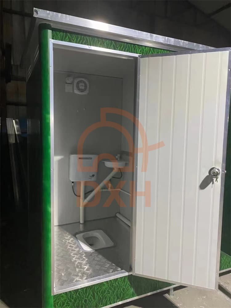 Portable Toilets: Convenient, Compact Solution for Any Setting 5