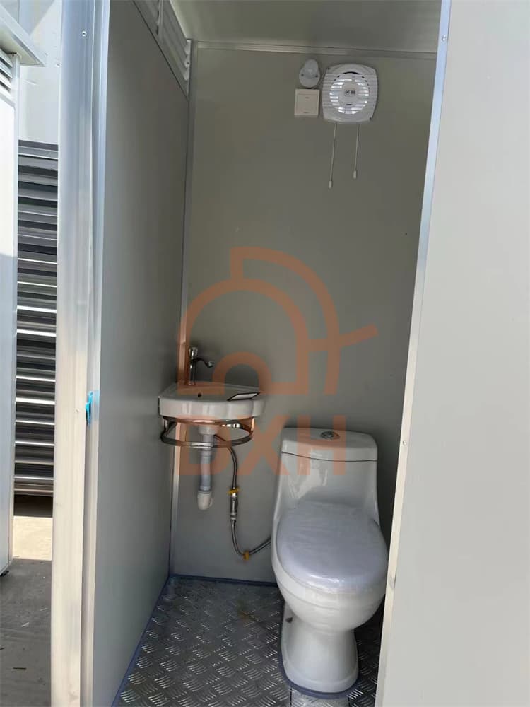 Portable Toilets: Convenient, Compact Solution for Any Setting 7