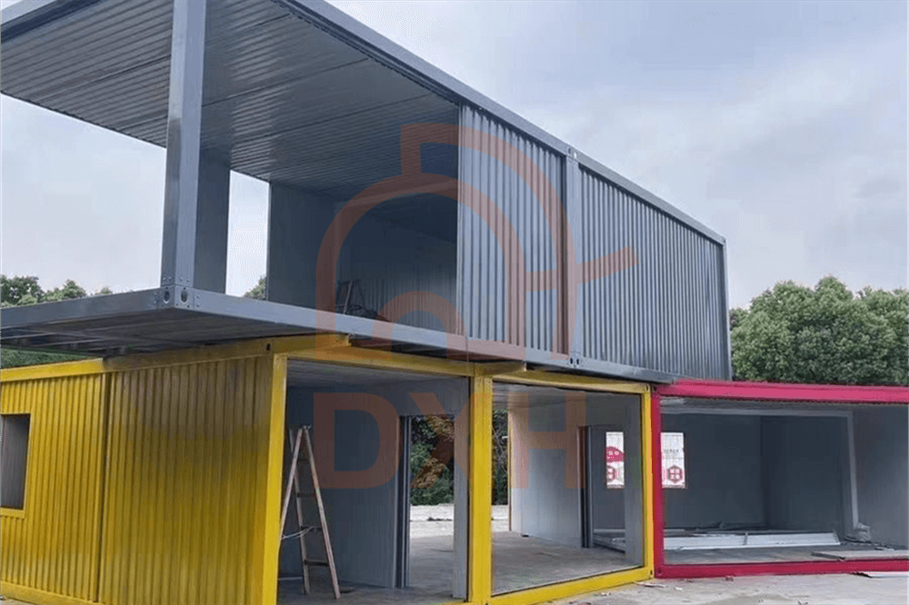 Vibrant & Sturdy Shipping Containers: Unbeatable Color & Durability 13