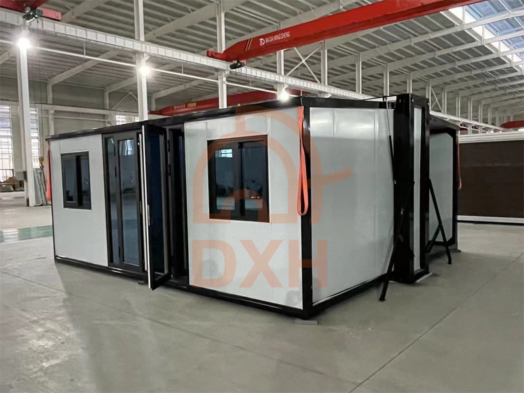 20ft Expandable Container House - Customizable & Modern Design 1