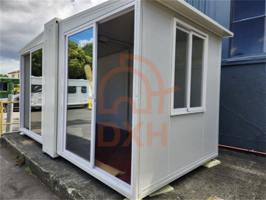 20ft Expandable Container House - Customizable & Modern Design 3