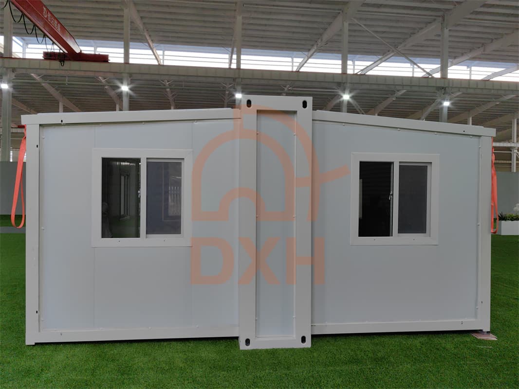 20ft Expandable Container House - Customizable & Modern Design 6