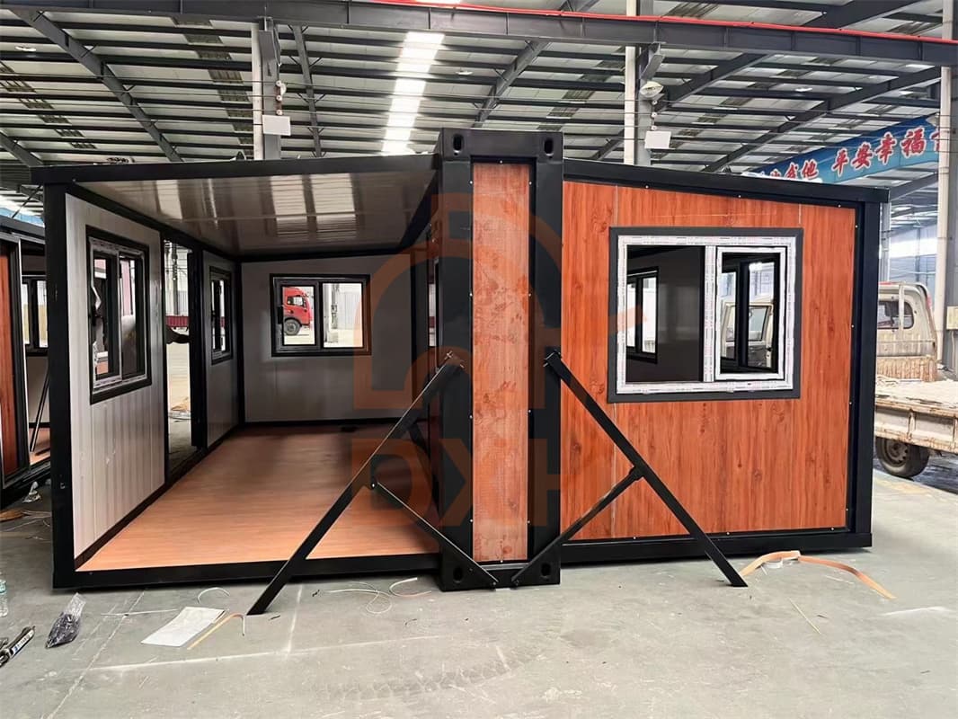 20ft Expandable Container House - Customizable & Modern Design 7