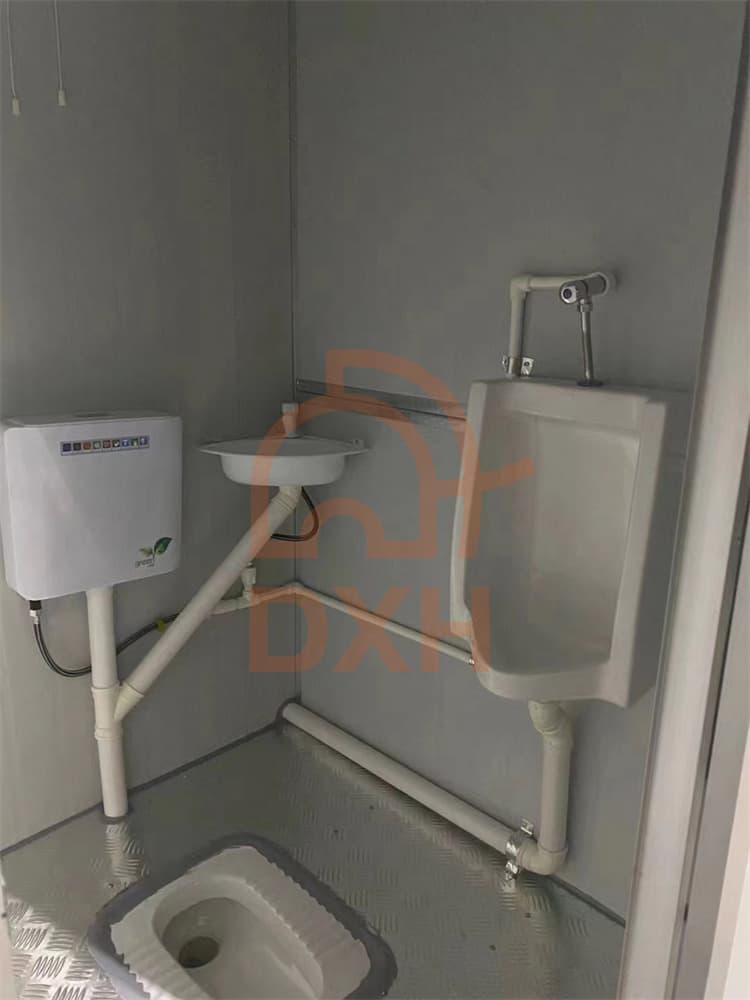 Portable Toilets: Convenient, Compact Solution for Any Setting 6