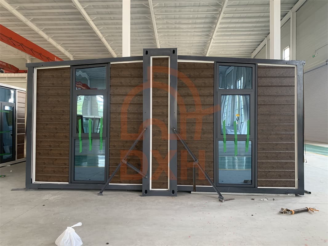 20ft Expandable Container House - Customizable & Modern Design 4
