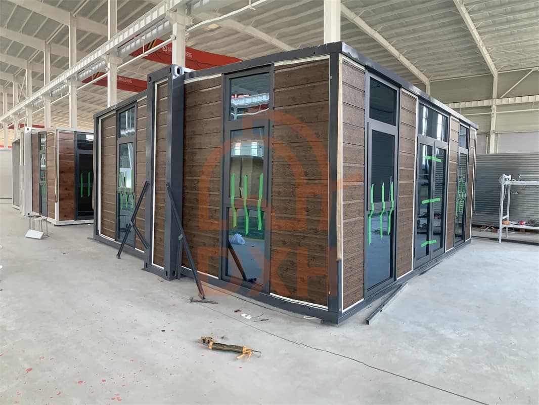 20ft Expandable Container House - Customizable & Modern Design 5