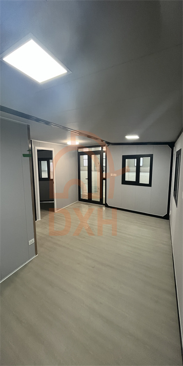 Use different flooring for your container house depending on the scene 2